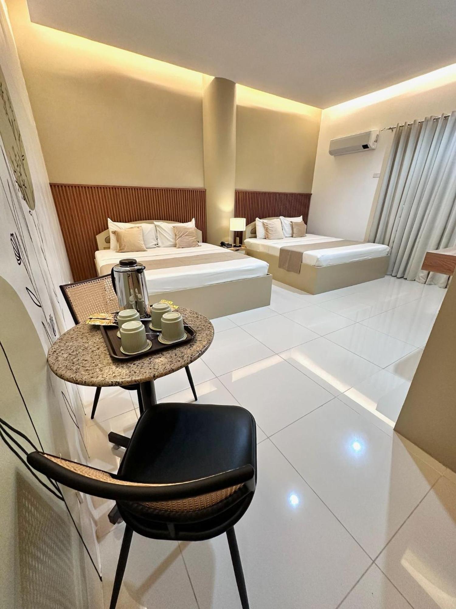 Hotel Nicanor Dumaguete City Екстер'єр фото